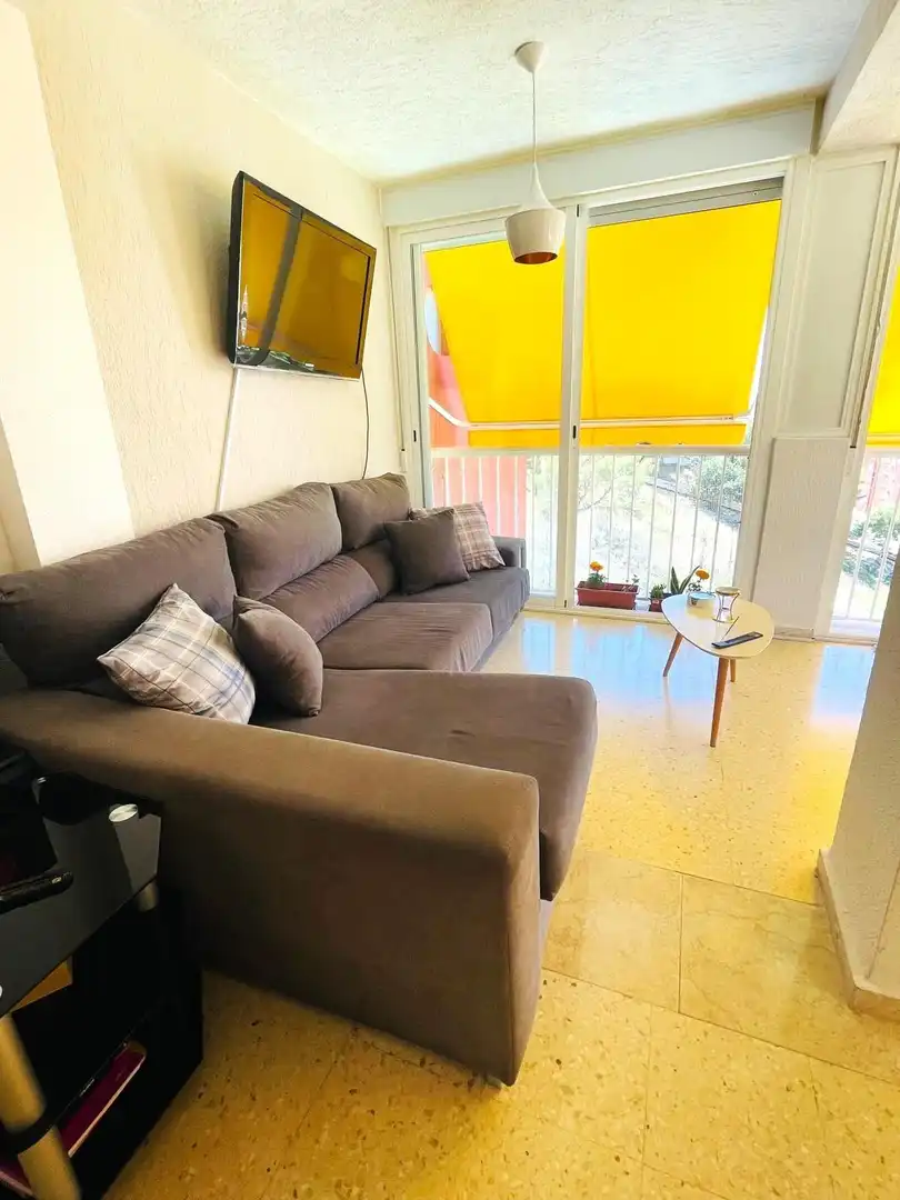 Sala d'estar de Apartament en venda en Benidorm amb Aire condicionat, Moblat i Balcó