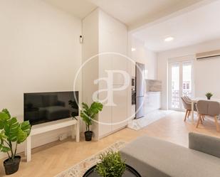 Living room of Flat to rent in  Madrid Capital  with Air Conditioner, Heating and Terrace