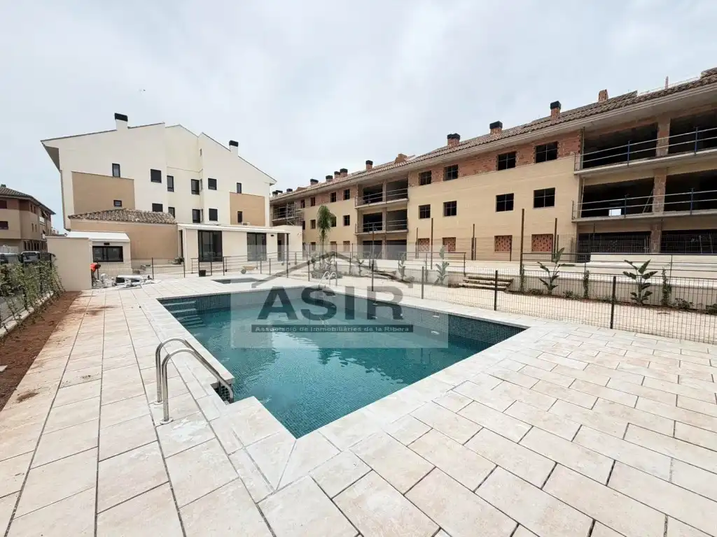 Piscina de Ático de alquiler en Polinyà de Xúquer con Piscina