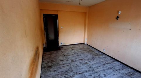 Foto 3 de Piso en venta en San Benito, Los Corrales de Buelna , Cantabria