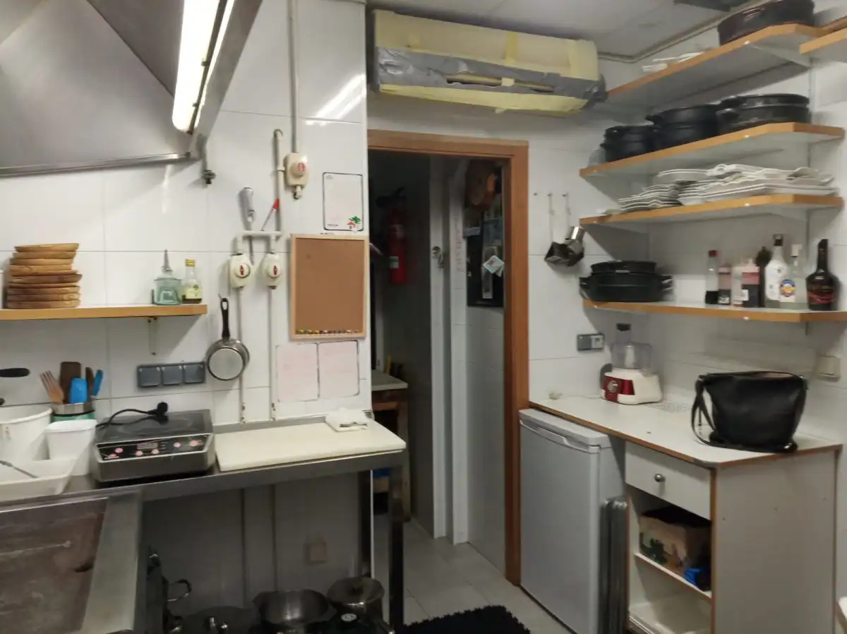 Cuina de Local en venda en Malpica de Bergantiños amb Aire condicionat i Moblat