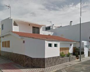 Vista exterior de Casa o xalet en venda en Puerto del Rosario amb Terrassa i Balcó