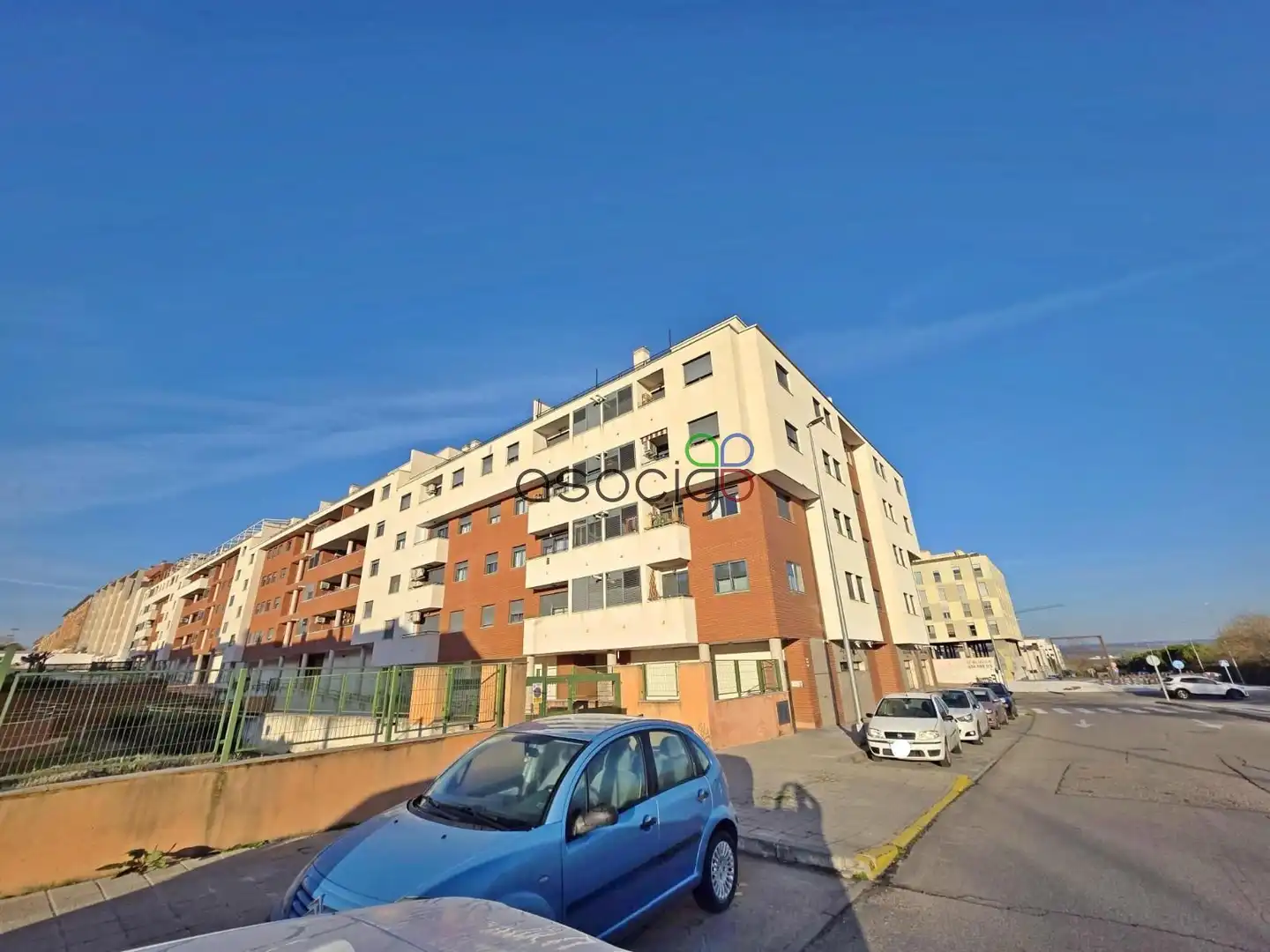 Außenansicht von Garage zum Verkauf in Guadalajara