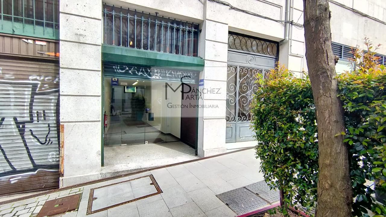 Vista exterior de Local de alquiler en Vigo  con Aire acondicionado