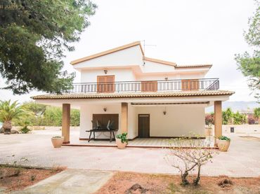 Xalet amb jardí en venda a Crevillent