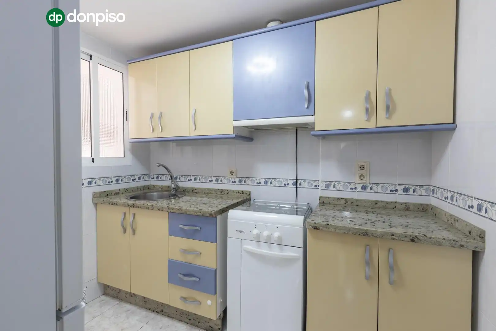 Cocina de Piso en venta en Granada con Terraza