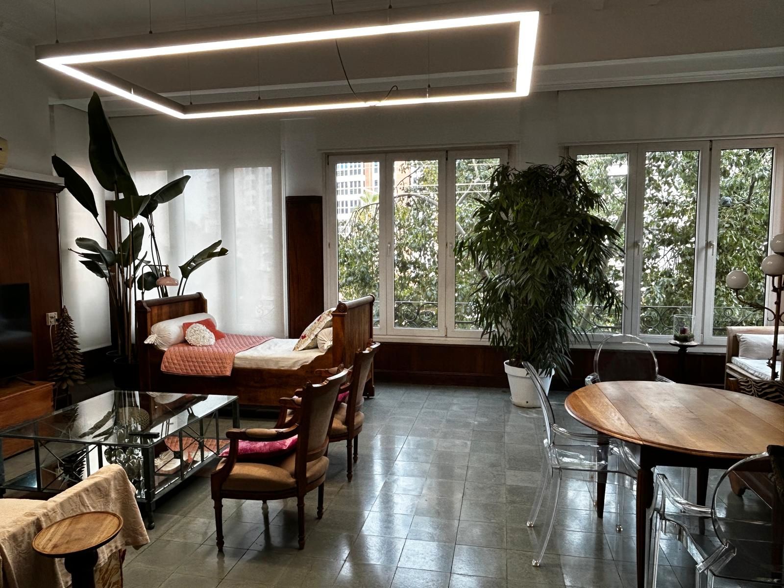 Sala d'estar de Pis en venda en  Valencia Capital amb Aire condicionat i Forn