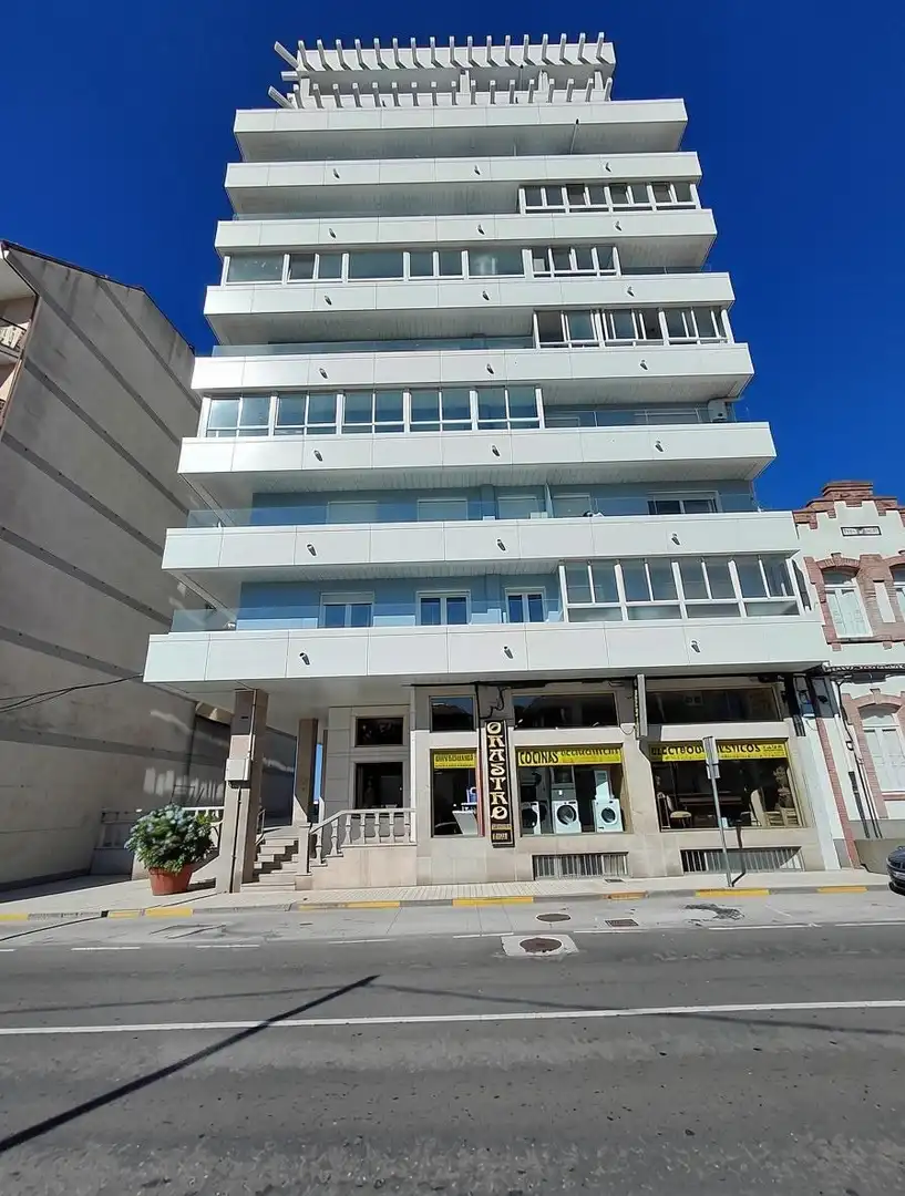 Local comercial de lloguer a Avenida de Rosalía de Castro, imagen 5
