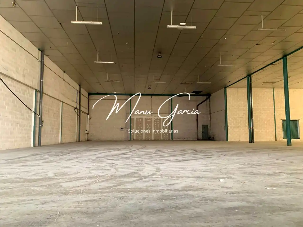 Fabrikhallen zur Miete in Lucena