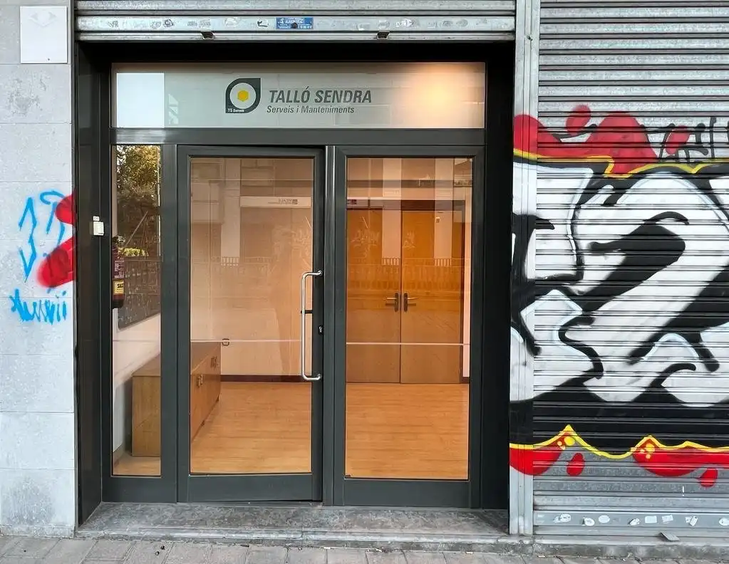 Gewerbefläche zum Verkauf in Calle Covadonga, imagen 2