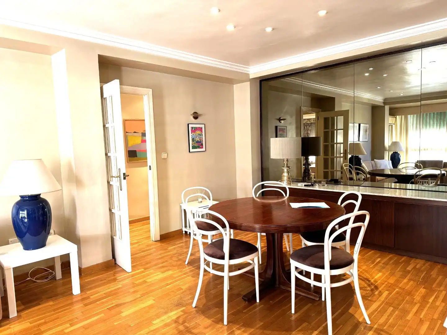 Menjador de Pis de lloguer en Valencia amb Aire condicionat, Calefacció i Moblat