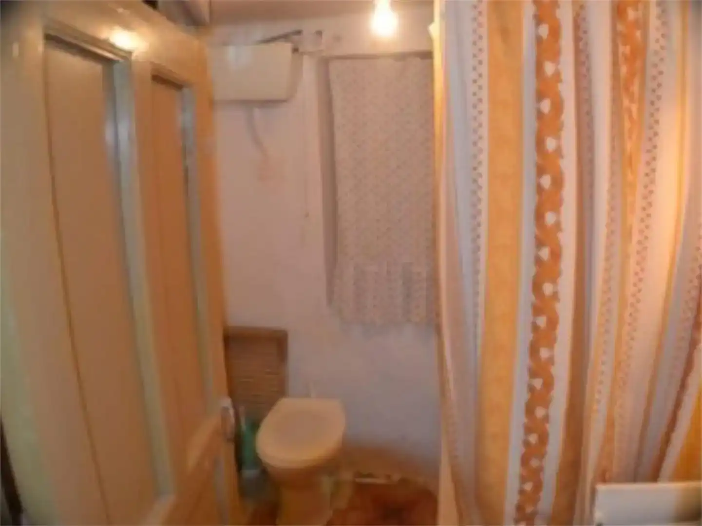 Baño de Piso en venta en Becedas con Balcón