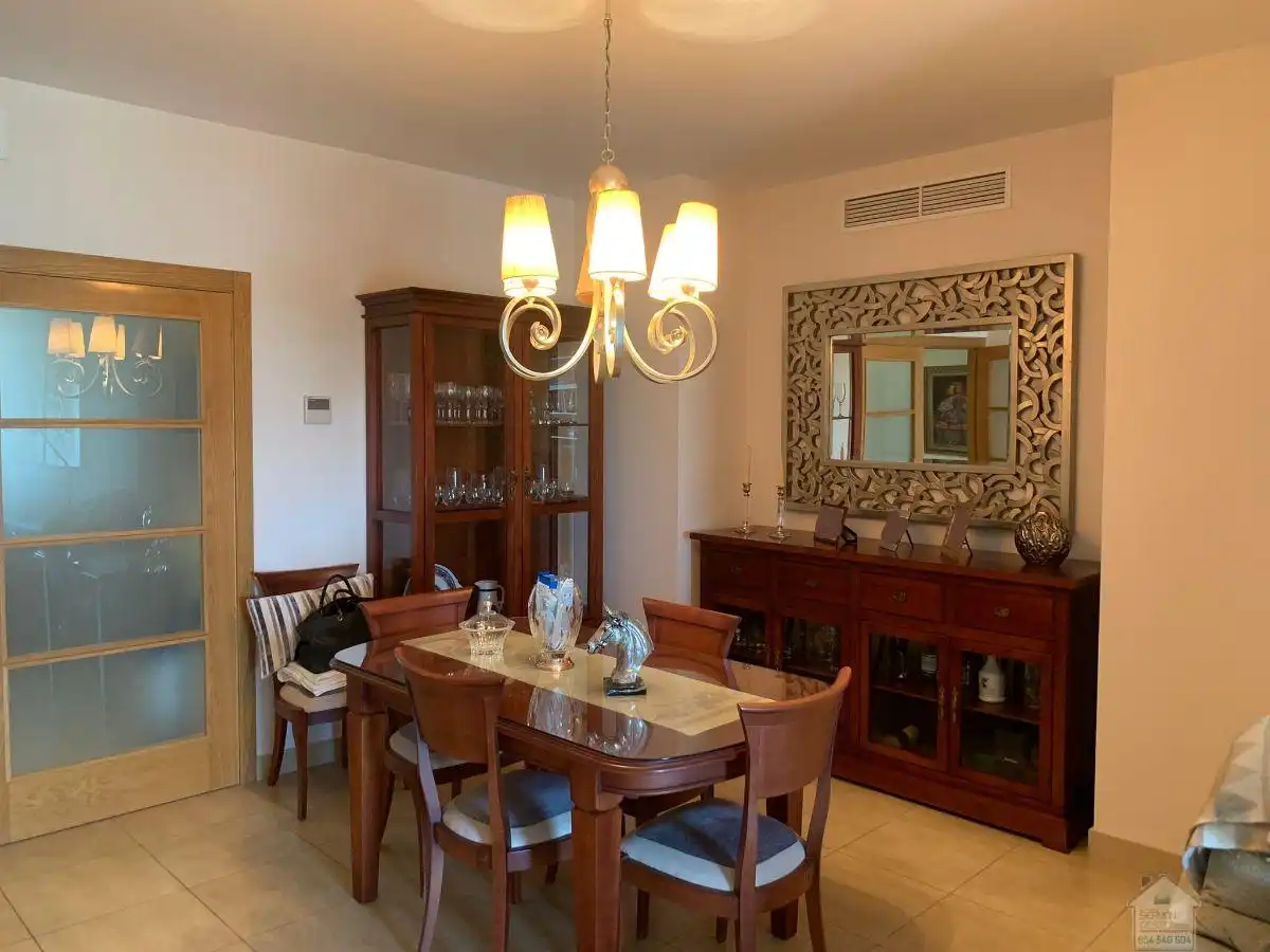 Flat for sale in El Cano - Los Bermejales