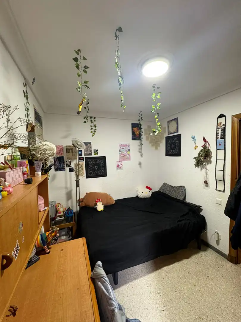 Bedroom of Flat for sale in Zaragoza  with Heating, Furnished and Oven
