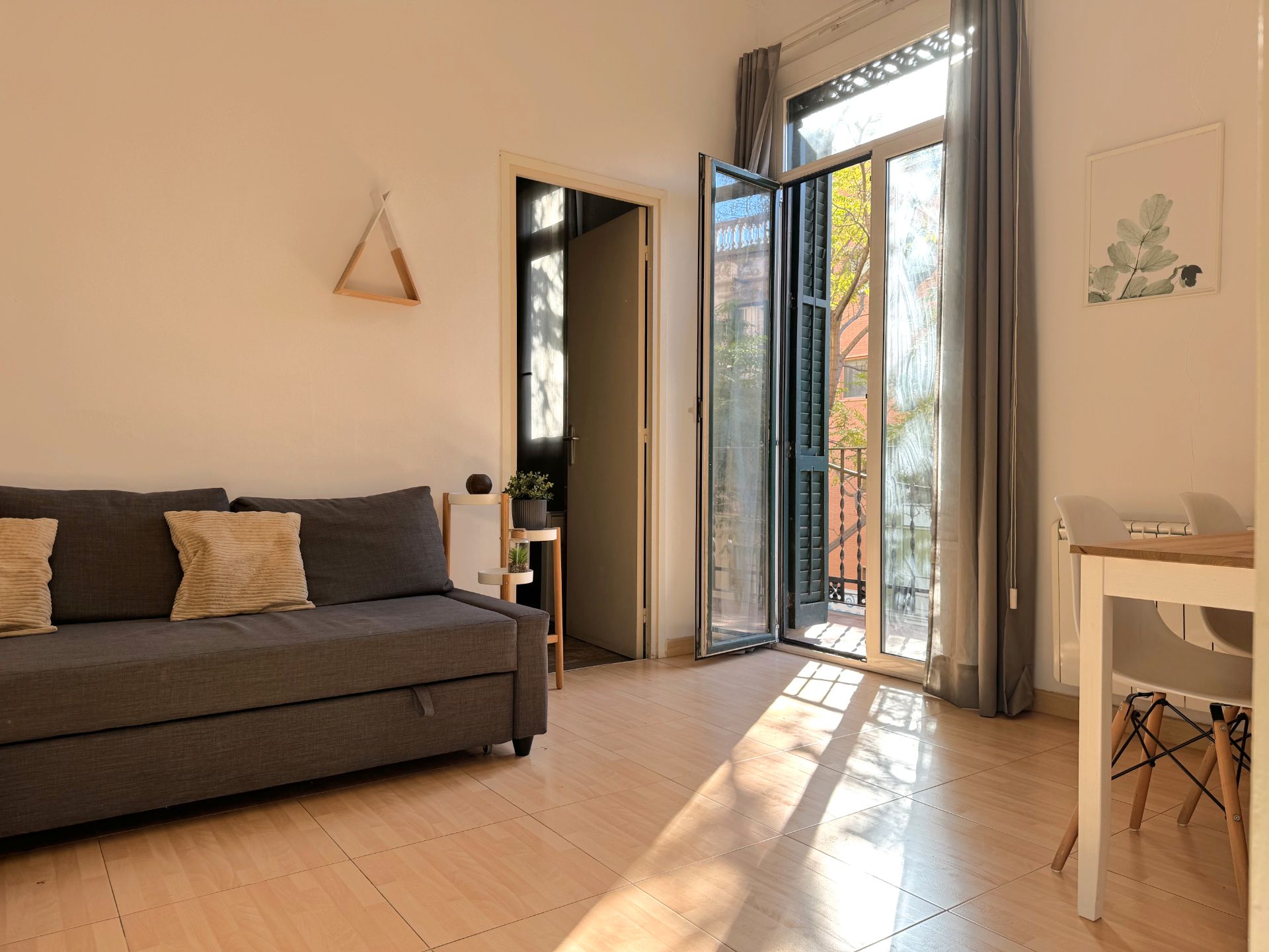 Habitación de Piso en venta en  Barcelona Capital con Amueblado y Balcón