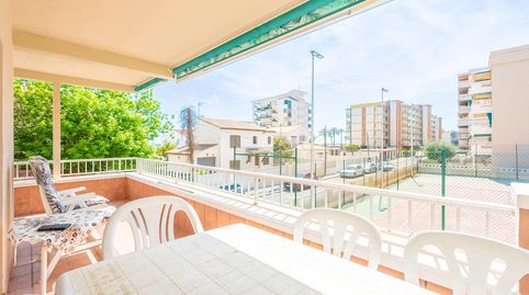 Amplio piso de 4 habitaciones con gran terraza en 2ª línea de playa de Cunit