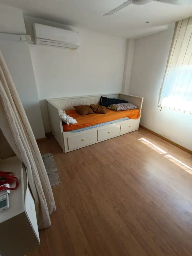 Dormitori de Casa adosada en venda en Almazora / Almassora amb Aire condicionat, Calefacció i Jardí privat