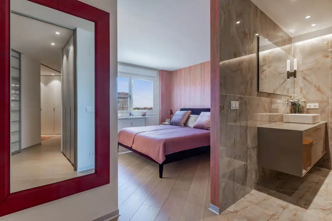 Habitación de Piso en venta en Donostia - San Sebastián  con Calefacción y Alarma
