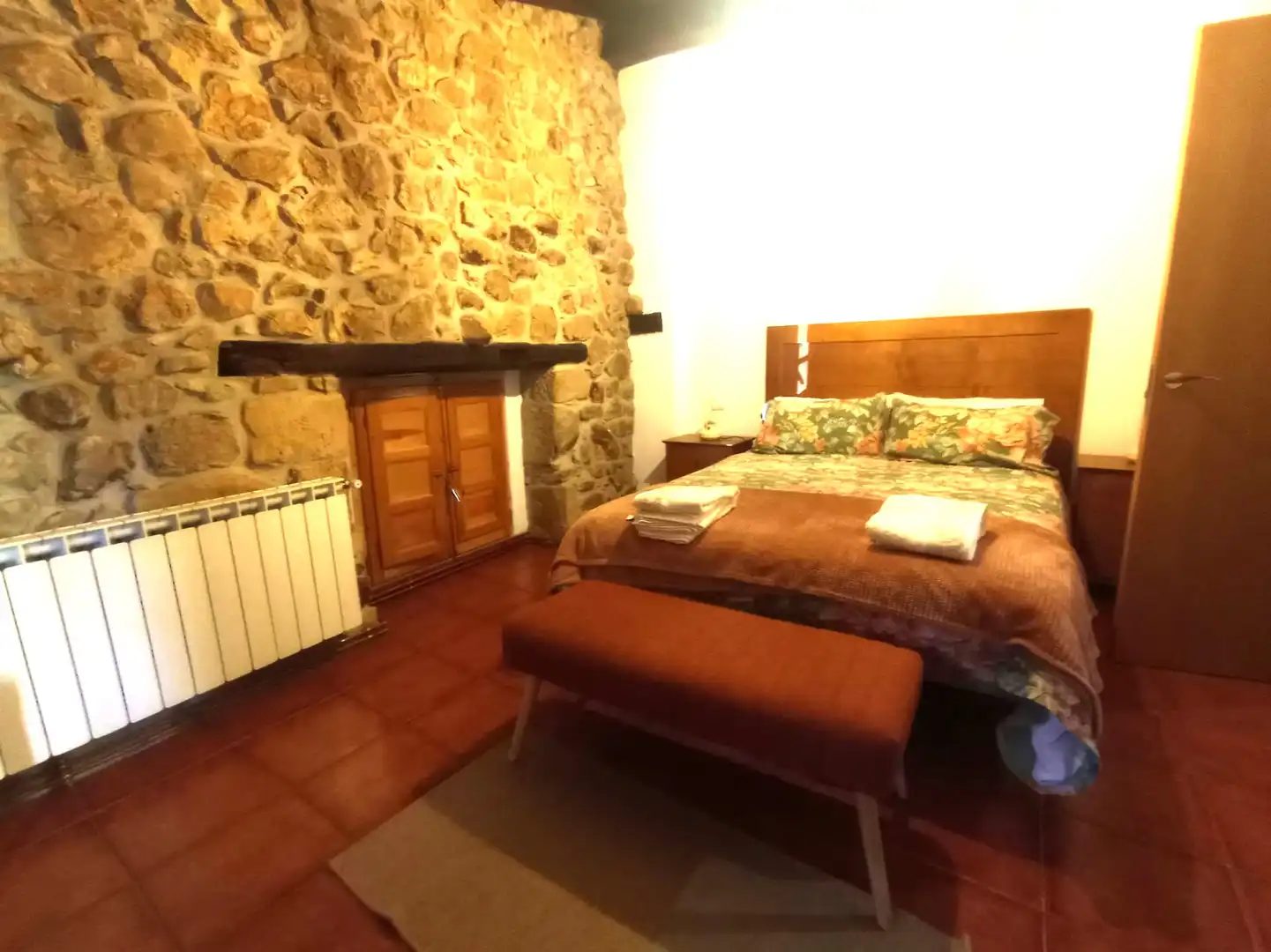 Dormitori de Casa adosada de lloguer en Anievas amb Calefacció, Jardí privat i Parquet