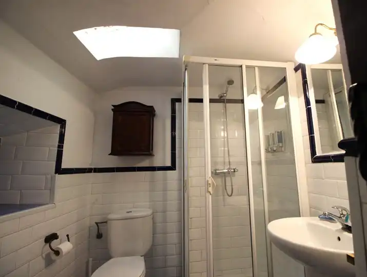 Bathroom of Houses for sale in Salas  with Furnished