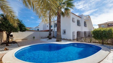 Foto 3 de Casa adosada en venta en Calle C. Velazquez, 39a, Zona Carrefour - Urbanizaciones, Torrevieja