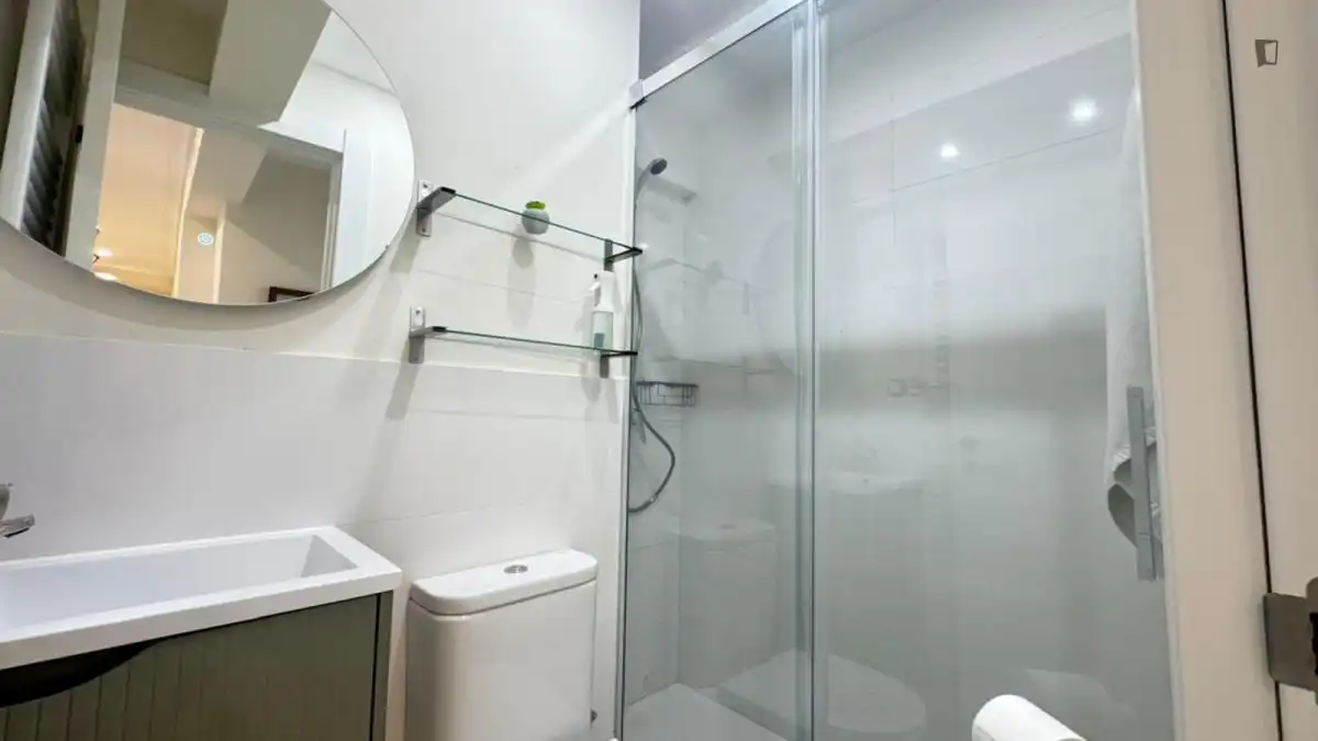 Baño de Apartamento para compartir en Bilbao  con Amueblado, Horno y Lavadora