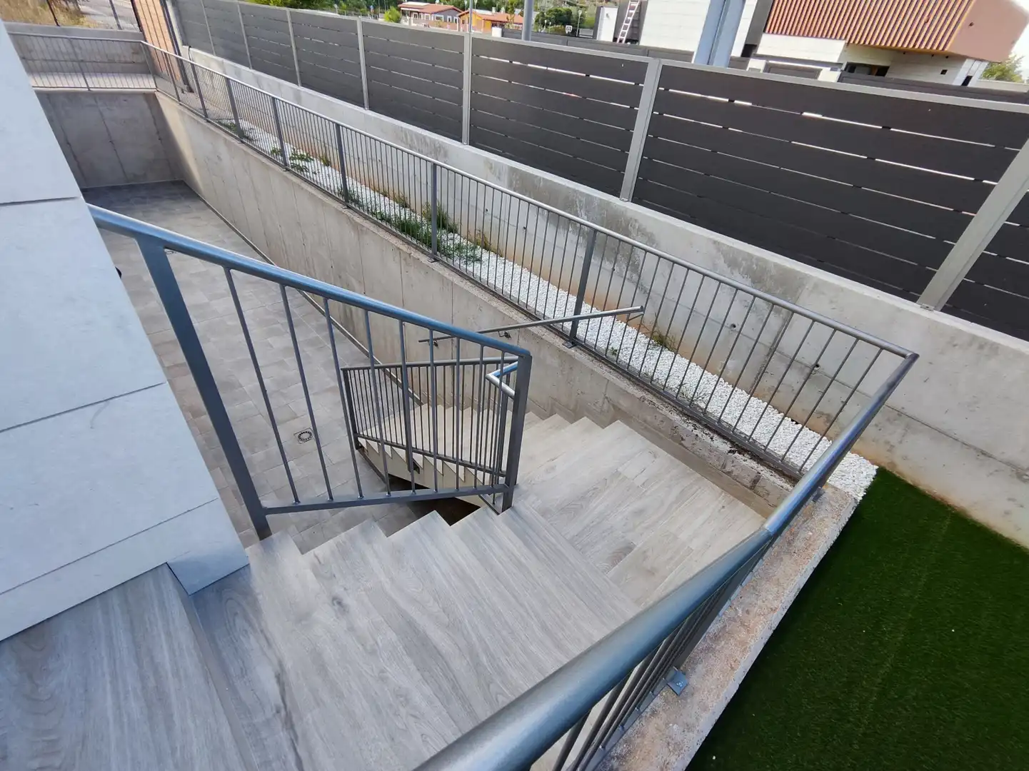 Terrassa de Casa o xalet en venda en Albelda de Iregua amb Calefacció, Jardí privat i Terrassa