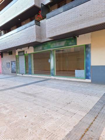 Local comercial en Venta en Calle BORAU, J.LUIS (CINEASTA), 4 en Parque de los Cineastas