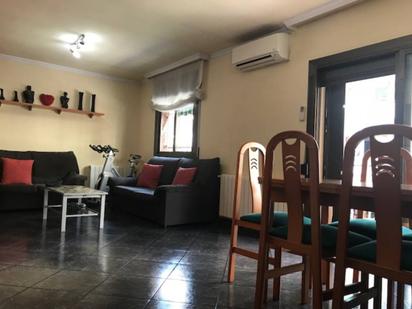 Living room of Flat for sale in Vilanova i la Geltrú  with Air Conditioner, Heating and Balcony