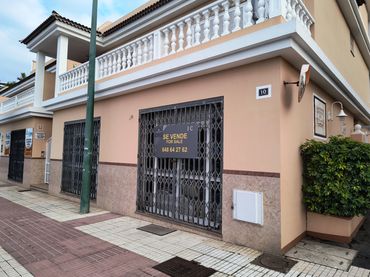 Local comercial en venda a Calle Doctor Celestino Gonzàlez Padrón 10