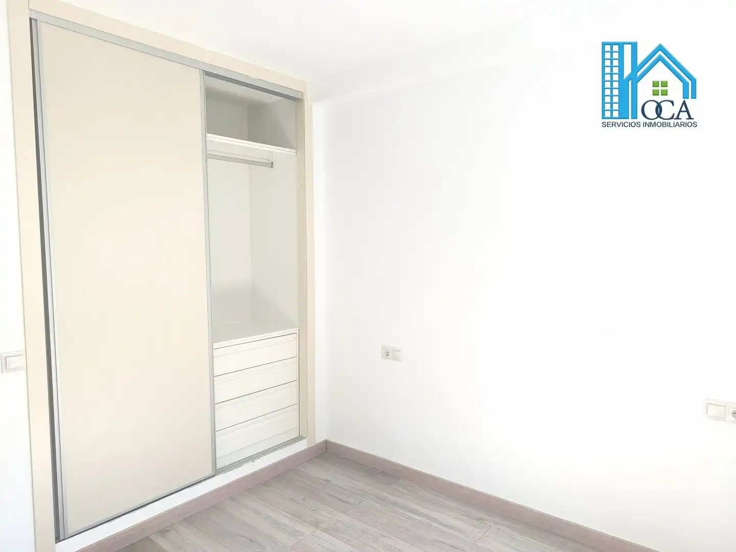 Habitación de Piso en venta en Móstoles con Aire acondicionado, Jardín privado y Piscina comunitaria