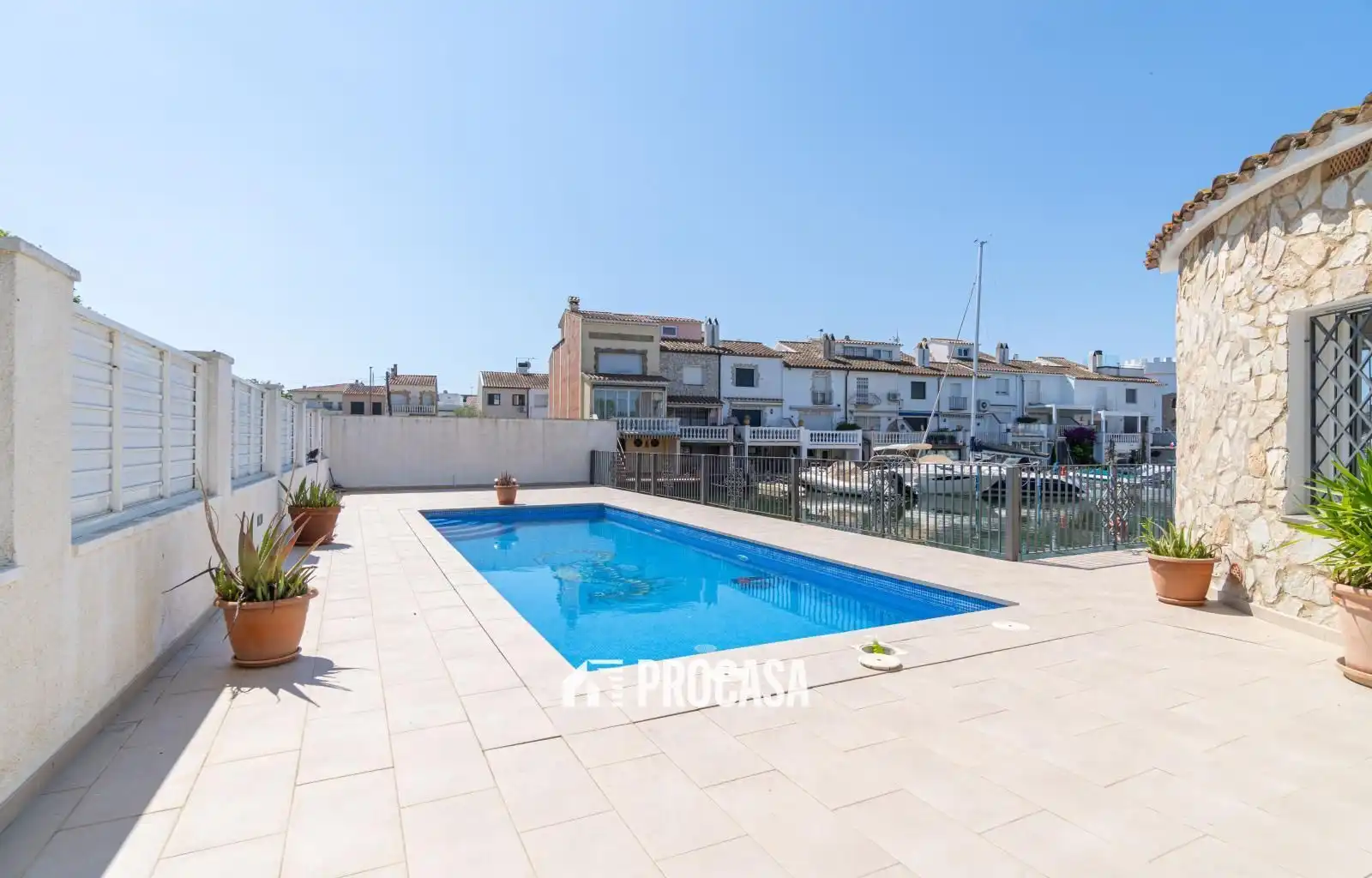 Piscina de Casa o xalet en venda en Empuriabrava amb Aire condicionat, Piscina i Moblat