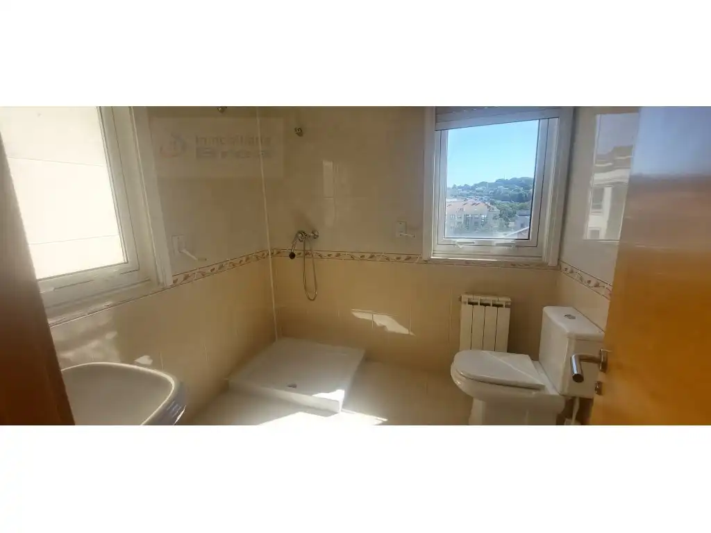 Bathroom of Flat for sale in Lalín