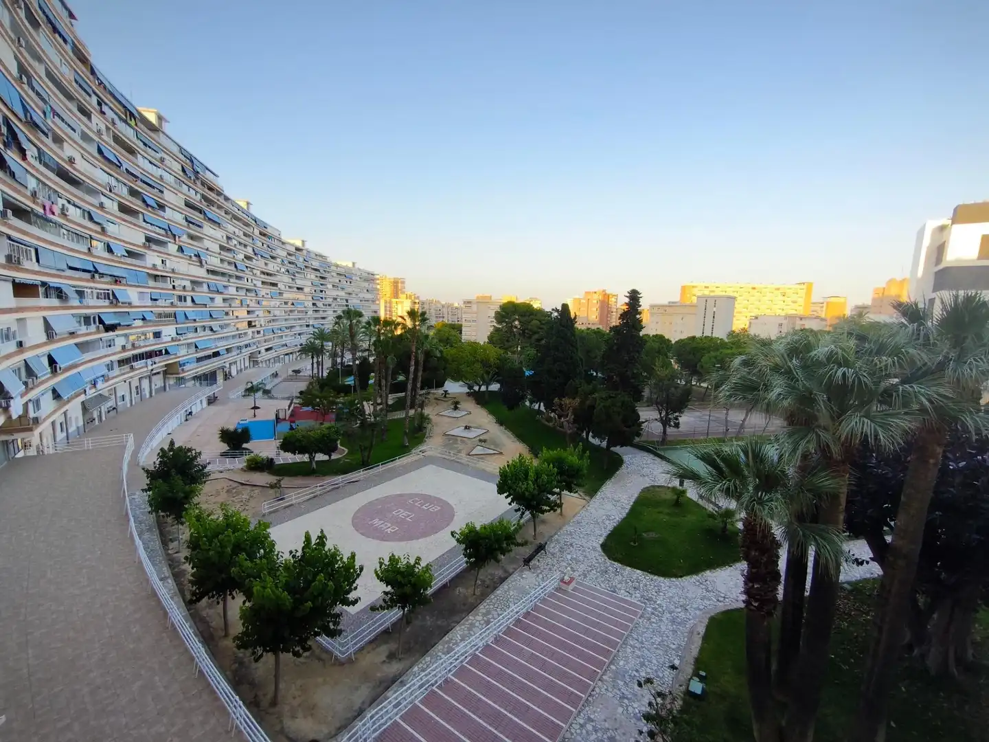 Vista exterior de Apartamento en venta en Alicante / Alacant con Piscina comunitaria