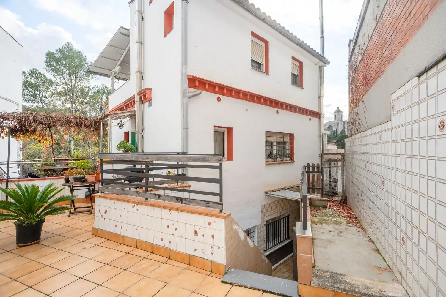 Vista exterior de Piso de alquiler en Girona con Calefacción, Terraza y Trastero