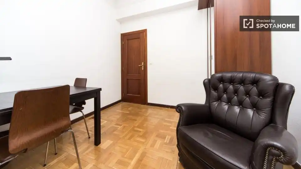 Room in Castellana