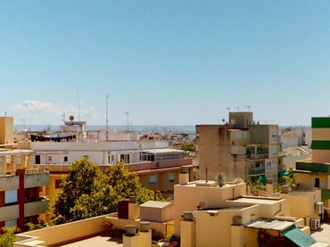 Àtic amb balcó en venda a Calle d'Aragó