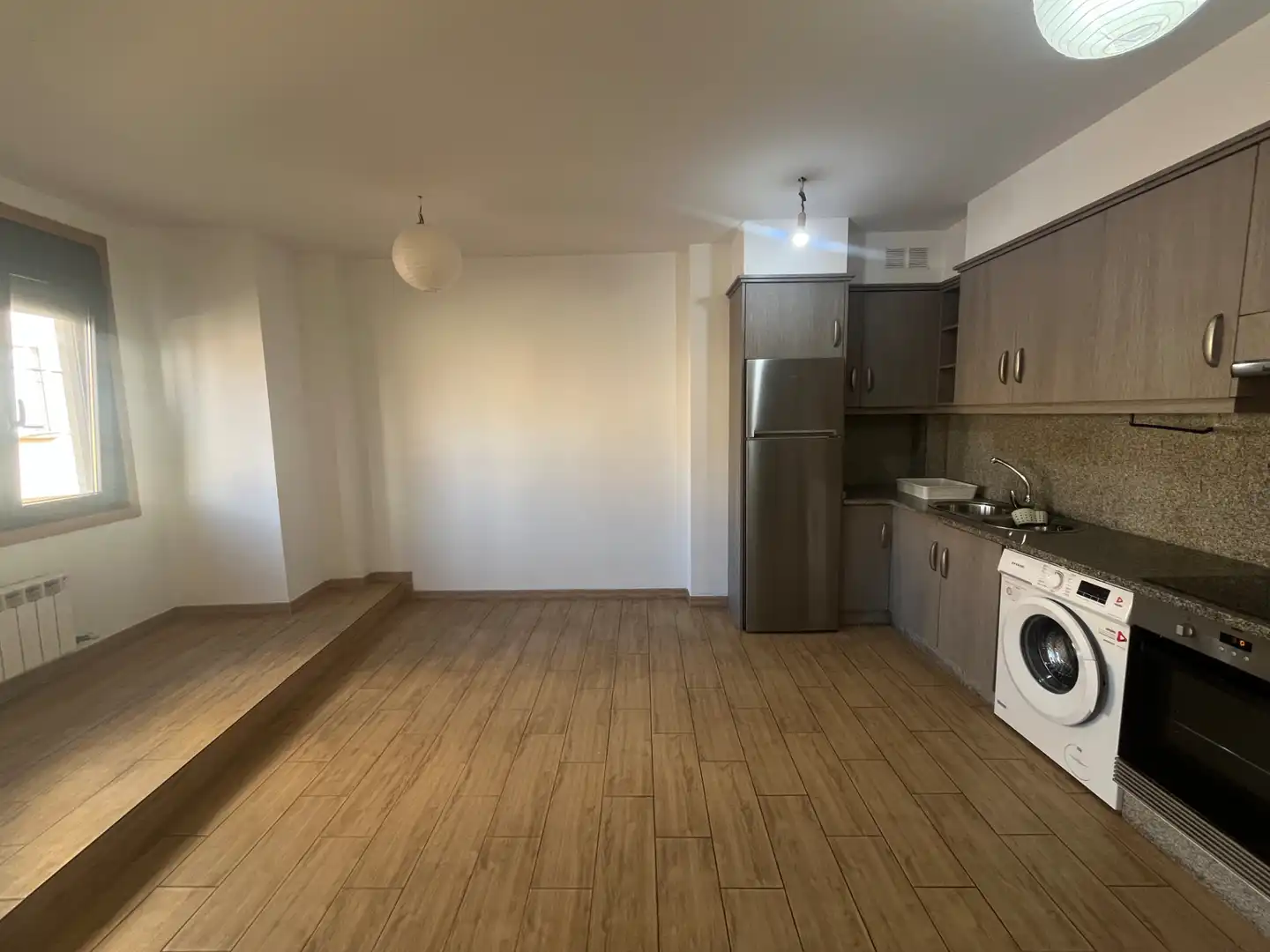 Kitchen of Flat for rent in Vigo   with Heating, Oven and Washing machine