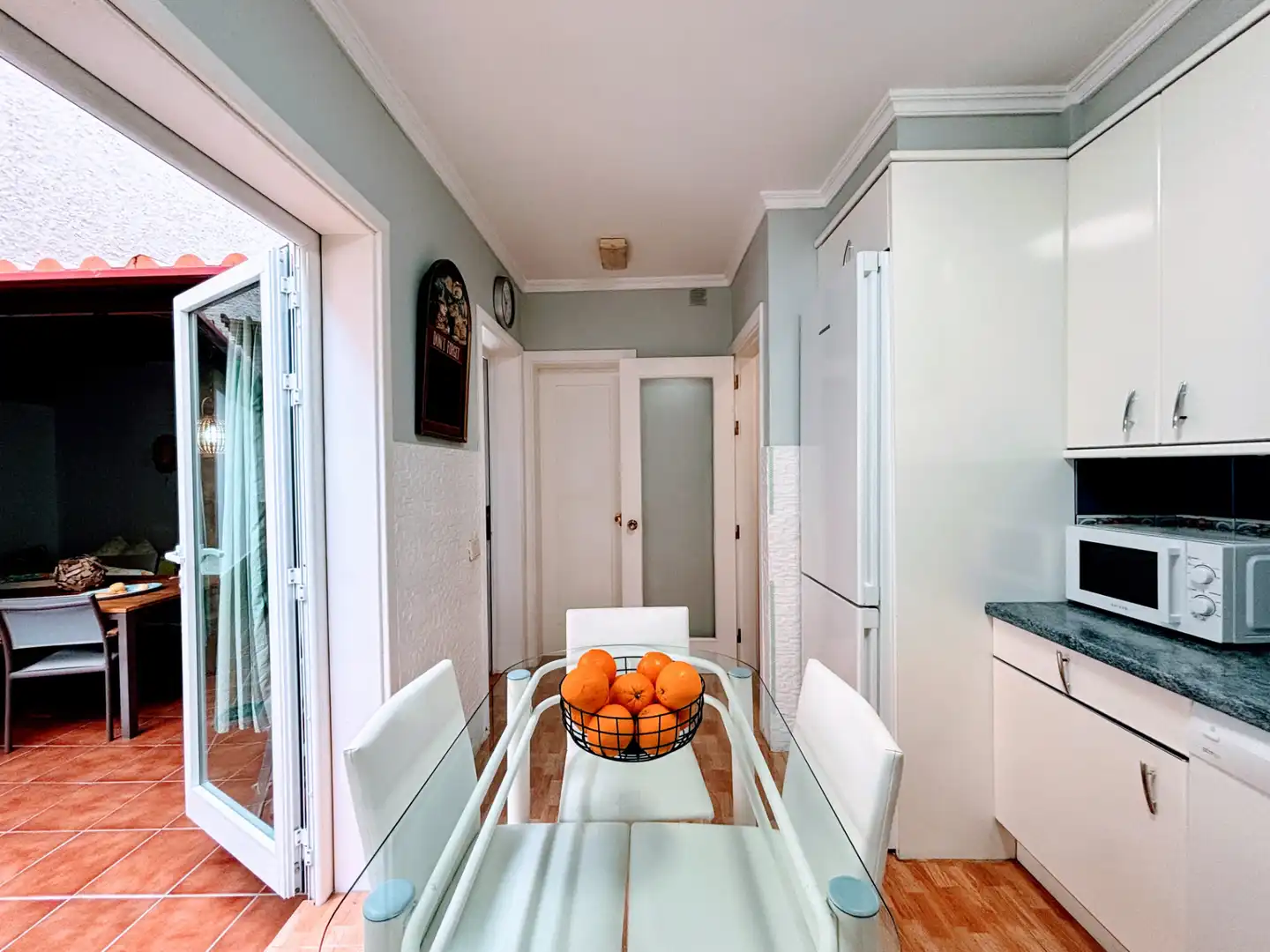 Küche von Einfamilien-Reihenhaus zum Verkauf in Las Palmas de Gran Canaria mit Terrasse und Abstellraum