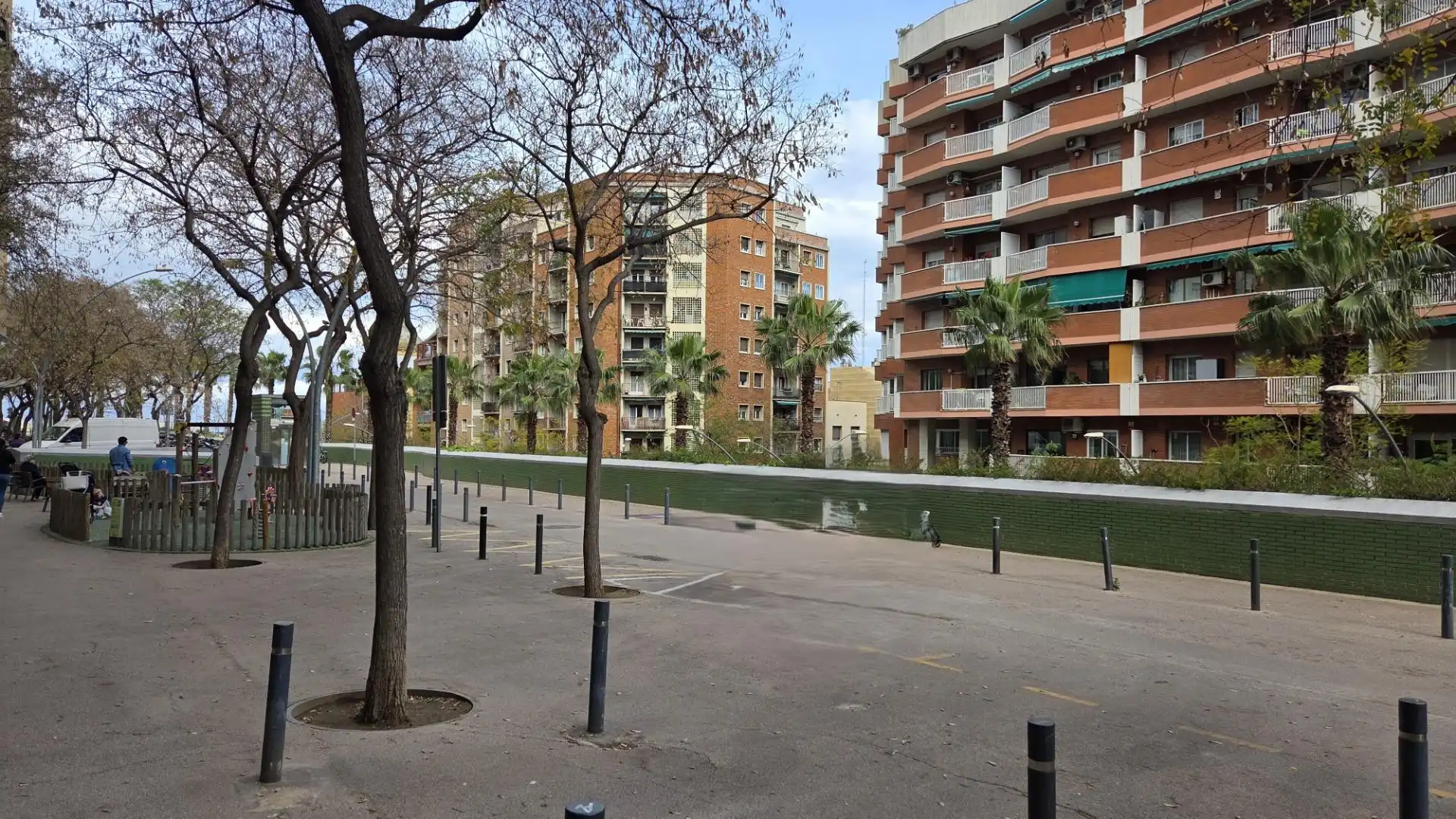 Außenansicht von Wohnung zum Verkauf in Barcelona mit Heizung