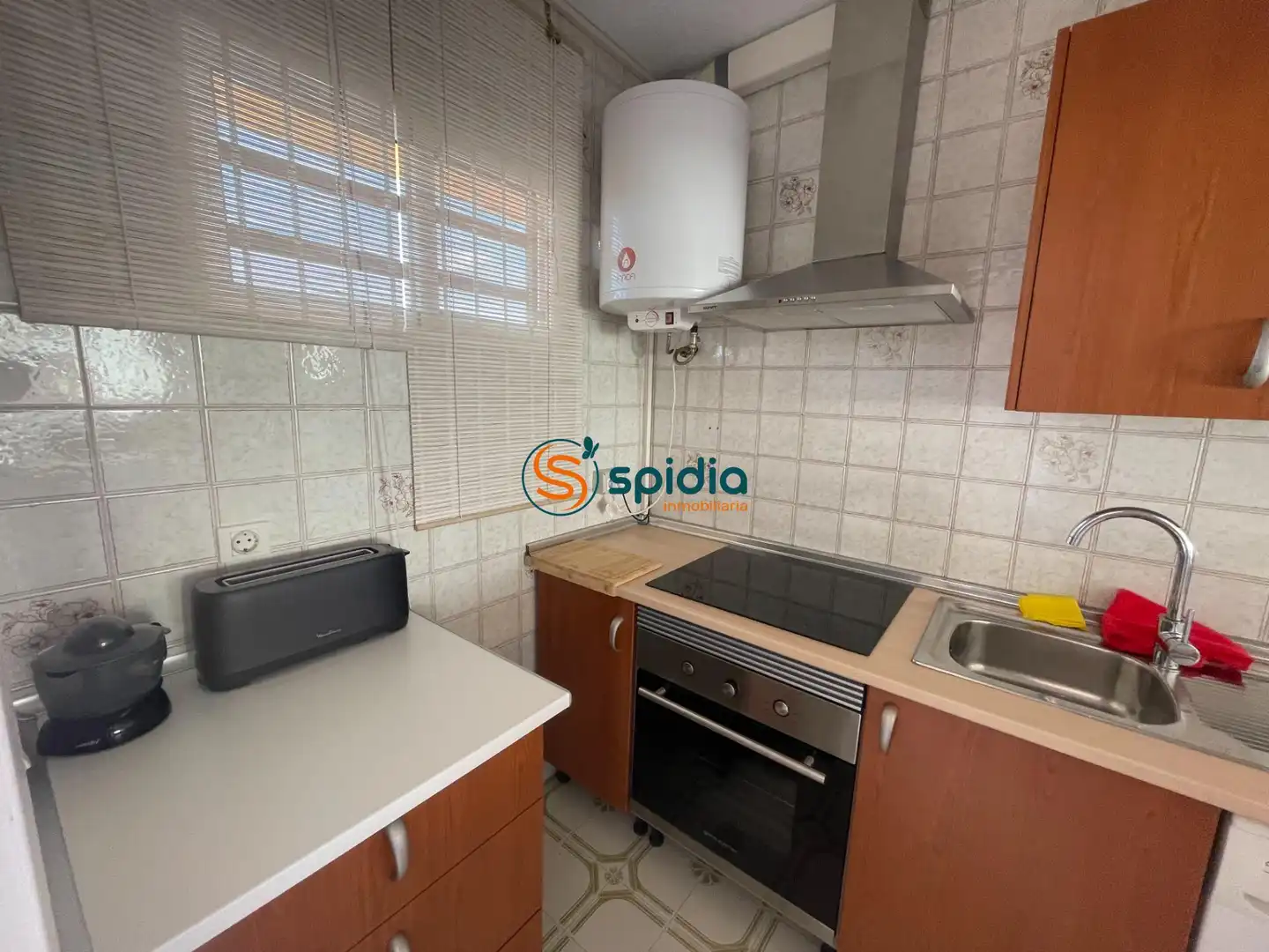 Cocina de Apartamento de alquiler en Águilas con Balcón