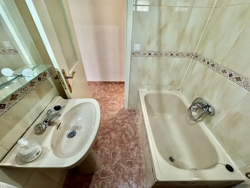 Wohnung zur Miete in Calle Infanta Doña Maria, Ciudad Jardín - Zoco
