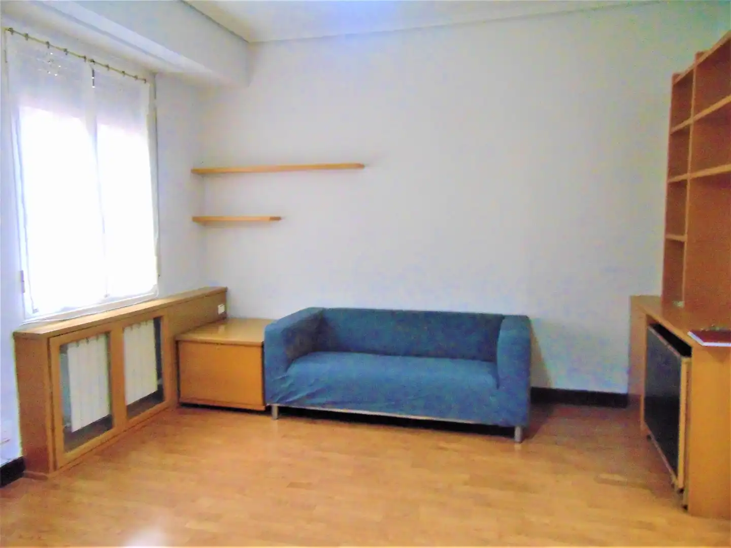 Sala d'estar de Pis en venda en Bilbao  amb Calefacció i Moblat