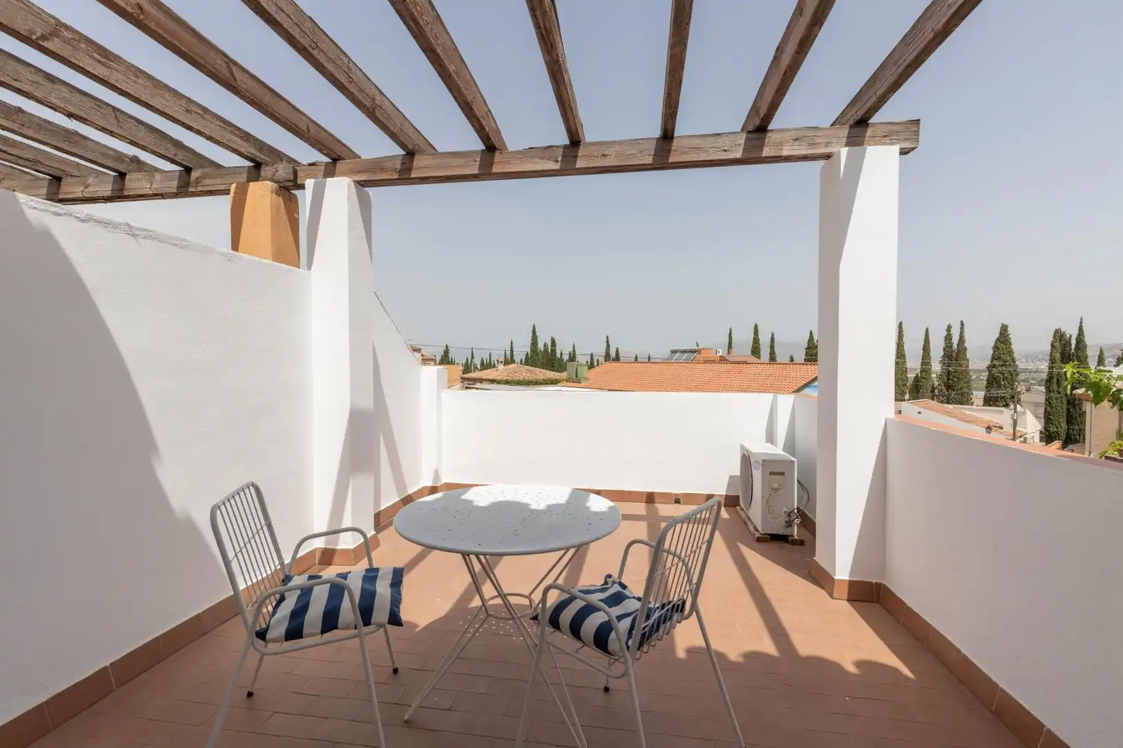 Terrassa de Casa o xalet en venda en La Zubia amb Aire condicionat, Calefacció i Jardí privat