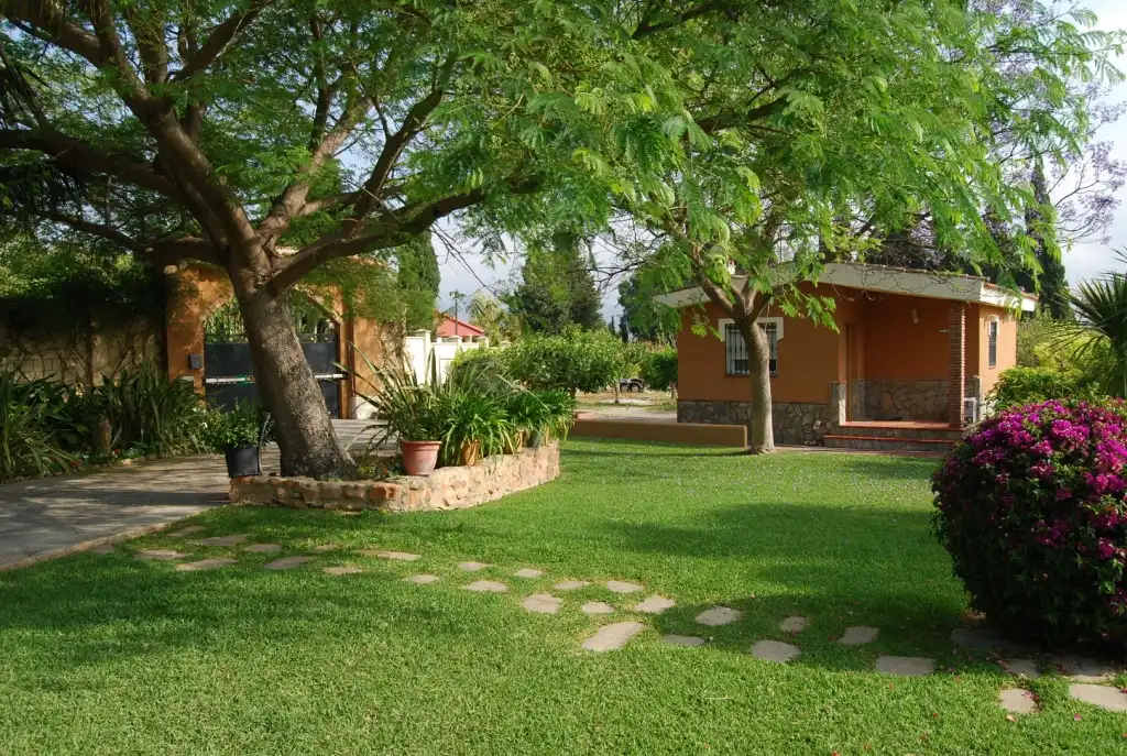 Jardí de Casa o xalet en venda en Alhaurín de la Torre amb Aire condicionat, Jardí privat i Terrassa