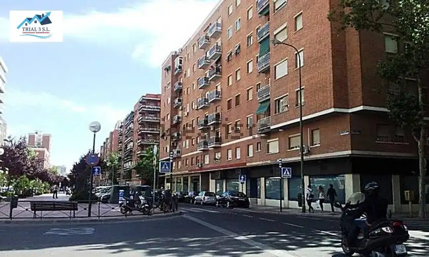 Avenida de Sinforiano Madroñero, Valdepasillas - La Paz - Huerta Rosales, Badajoz Capital