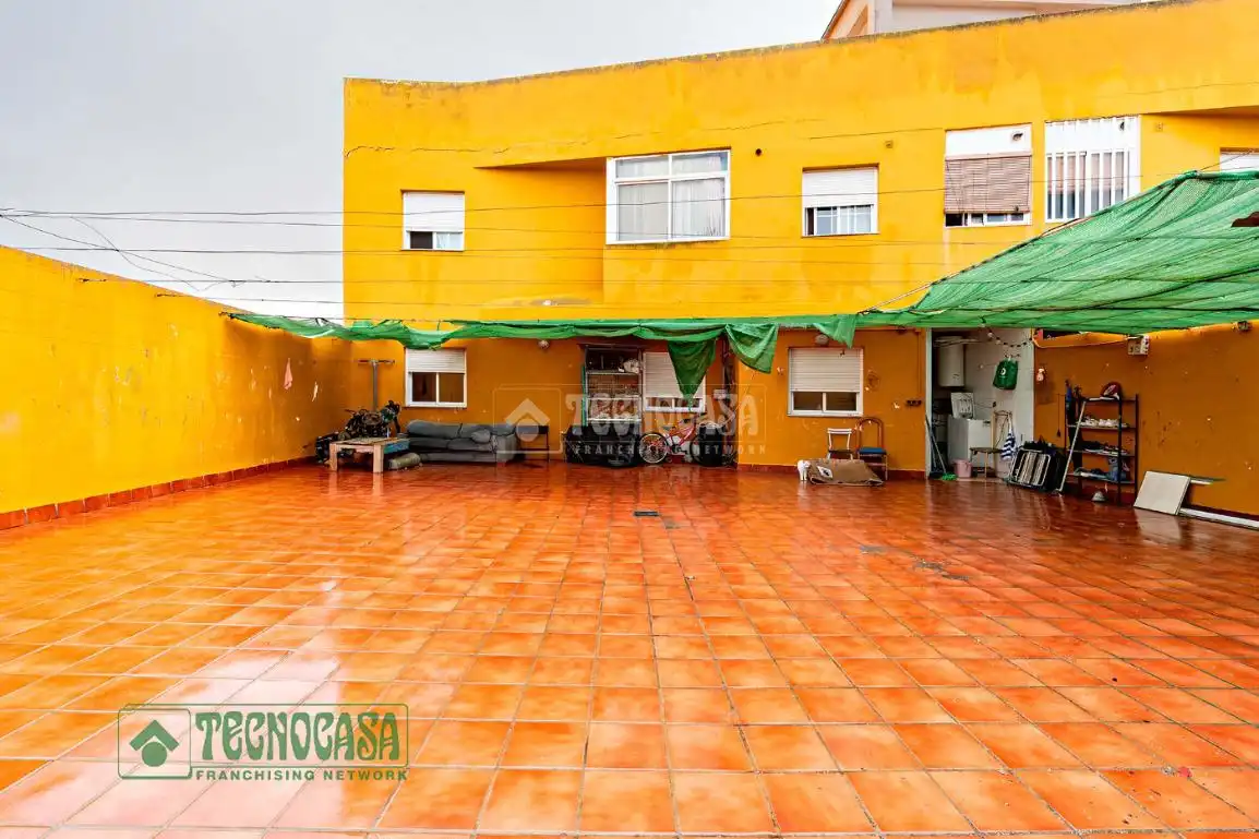 Terraza de Piso en venta en El Ejido con Aire acondicionado y Amueblado