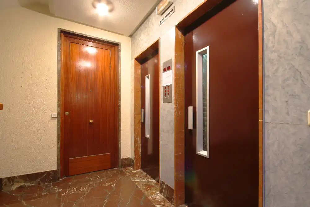 Büro zur Miete in Madrid mit Klimaanlage, Heizung und Möbliert
