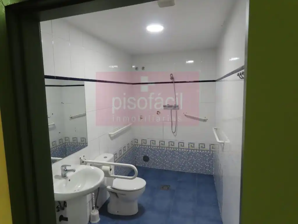 Badezimmer von Geschaftsraum zur Miete in Lugo
