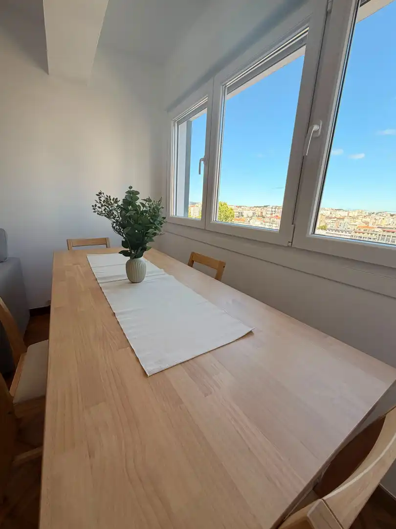 Esszimmer von Wohnung zur Miete in A Coruña Capital  mit Möbliert